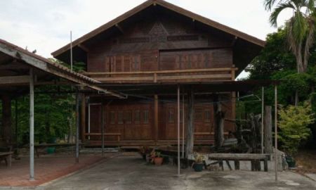 ขายบ้าน - ขายบ้านเดี่ยว 2 ชั้น พร้อมที่ดิน 3 ไร่ 3 งาน อ.เมืองสุพรรณบุรี บรรยากาศร่มรื่น เหมาะสำหรับอยู่อาศัยหรือทำบ้านสวน