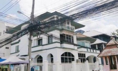 ให้เช่าบ้าน - ให้เช่า Home office 3 ชั้น 112 ตรว. พื้นที่ใช้สอย 650 ตรม.กรุงเทพกรีฑา 15 ตรงข้ามสนามกอล์ฟ Unico