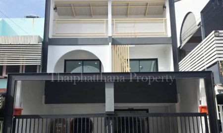 ขายทาวน์เฮาส์ - หมู่บ้านทิพวัล เทพารักษ์ บ้านรีโนเวทใหม่ ตกแต่งพร้อมเข้าอยู่