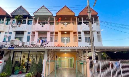ขายทาวน์เฮาส์ - ขายทาวน์เฮ้าส์ 3 ชั้น หมู่บ้าน สัมมากร1 รามคำแหง 112 ติด MRT สถานีสัมมากร 3 นอน 3 น้ำ พร้อมอยู่
