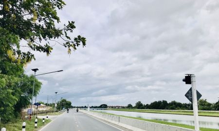 ขายที่ดิน - ขายด่วน ที่ดินบางใหญ่ 9 ไร่ หน้ากว้างติดถนนคอนกรีต หลังติดคลอง บรรยากาศธรรมชาติใกล้เมือง เหมาะทำหมู่บ้าน ศูนย์สุขภาพ ค้าขายพันธ์ุไม้