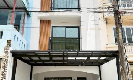 ขายทาวน์เฮาส์ - ขายทาวน์โฮม 4 ชั้น รีโนเวทใหม่ทั้งหลัง สไตล์โมเดิร์น ทำเลดีปากเกร็ด
