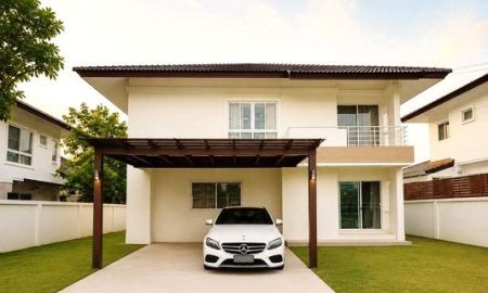 ให้เช่าบ้าน - ให้เช่า] หมู่บ้าน ชมเพลินวิลล์ พุทธมณฑลสาย 2 / 4 ห้องนอน 4 ห้องน้ำ / 111 ตรว. 250 ตรม. **29,000**