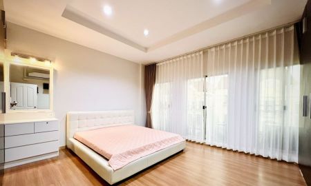 ให้เช่าทาวน์เฮาส์ - ปล่อยเช่าทาวน์โฮมหลังใหญ่ รีโนเวทใหม่พร้อมอยู่! ม.บ้านกลางเมือง ศรีนครินทร์-โมนาโค (ซอยศรีนครินทร์ 24 / ซอยอนามัย)