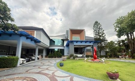 ขายบ้าน - ขายบ้านเดี่ยว นวลจันทร์ พร้อมเฟอร์ ตกแต่งหรู พร้อมเข้าอยู่อาศัย ในพื้นที่ดิน 2 ไร่