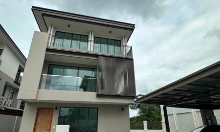 ขายบ้าน - ขายบ้านเดี่ยว 3 ชั้น หลังมุม แปลงใหญ่ที่สุดในโครงการ AQ Arbor สวนหลวง ร.9 พัฒนาการ บ้านใหม่เอี่ยม Built-in Modernform ทั้งหลัง พร้อมเข้าอยู่