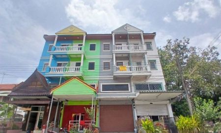 ขายอาคารพาณิชย์ / สำนักงาน - ขายอาคารพาณิชย์ 3 ชั้น หมู่บ้านรุ่งเรืองเฮ้าส์1 คลอง4 ถนนพระองค์เจ้าสาย