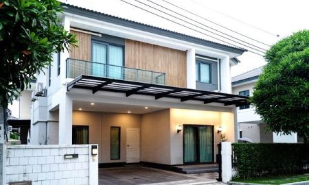 ให้เช่าบ้าน - ให้เช่า] หมู่บ้าน เซนโทร อ่อนนุช - สุวรรณภูมิ / 4 ห้องนอน 5 ห้องน้ำ / 50 ตรว. 190 ตรม. **65,000**
