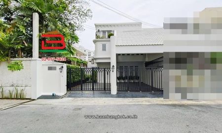 ขายบ้าน - บ้านแฝด 2 ชั้น (หลังริม) เนื้อที่ 42 ตร.ว. สุขุมวิท 63 ซอยเอกมัย 12 (ซอยเจริญใจ) ถนนสุขุมวิท แขวงคลองตัน เขตพระโขนง