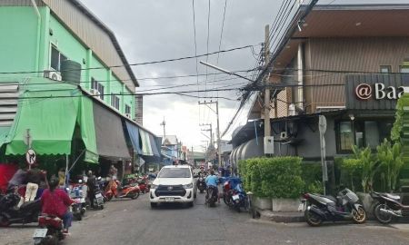 ขายทาวน์เฮาส์ - ขายบ้านพร้อมที่ดิน ทำเลค้าขาย อยู่กลางใจตลาด.4.มุมเมือง
