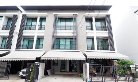 ให้เช่าทาวน์เฮาส์ - ให้เช่าทาวน์โฮม 3 ชั้น บ้านกลางเมือง พระราม 9-รามคำแหง ซอยรามคำแหง 39 ใกล้ SISB, KIS (ฝรั่งเศส), รร.บดินทรเดชา และทางด่วนเอกมัย-รามอินทรา