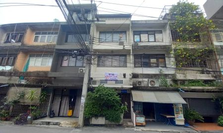 ขายอาคารพาณิชย์ / สำนักงาน - ขายอาคารพาณิชย์ 3.5 ชั้น เนื้อที่ 14 ตร.วา ใกล้ ถ.วิภาวดีรังสิต ถ.พหลโยธิน ถ.ลาดพร้าว ถ.รัชดาภิเษก MRTลาดพร้าว เซ็นทรัลลาดพร้าว สวนจตุจักร