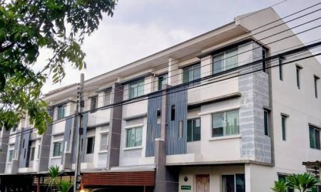 ขายทาวน์เฮาส์ - ทาวน์โฮม 3 ชั้น ห้องมุม มบ.ทาวน์พลัส เทพารักษ์ 2.65 ล้าน เจ้าของขายเอง