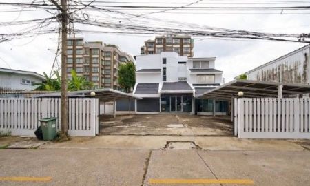 ให้เช่าอาคารพาณิชย์ / สำนักงาน - ให้เช่าอาคารสำนักงาน 3 ชั้น ทำเล ลาดพร้าว / ซอยลาดพร้าว 8 / อาคารมีแอร์ / ตกแต่งเป็น Office / จอดรถมากกว่า 10 คัน / จดบริษัทได้