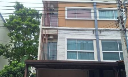 ให้เช่าทาวน์เฮาส์ - พื้นที่ใหญ่ 250 ตร.ม.! ปล่อยเช่าทาวน์โฮม 3 ชั้น วิลเลต ซิตี้ พัฒนาการ 38 ขนาด 4 ห้องนอน 3 ห้องน้ำ หน้าบ้านกว้าง 5.5 เมตร จอดรถได้รวม 3 คัน