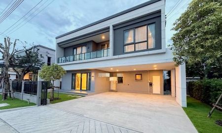 ขายบ้าน - บ้านเดึ่ยวสุดหรู หลังใหญ่ ใกล้ทางด่วน ใกล้แหล่งช้อปปิ้ง