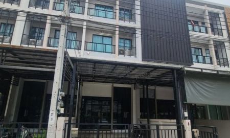ขายบ้าน - ขายทาวน์โฮม 3 ชั้น ด้านหน้าโครงการ Workplace ราชพฤกษ์ -จรัญ ราคาดีทำเลดี