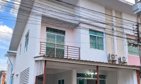 ขายทาวน์เฮาส์ - ผ่อนถูกกว่าเช่า! ขายทาวน์เฮ้าส์ 2 ชั้น "หลังริม" พร้อมอยู่ทันที เฟอร์ครบ+แอร์ 3 ตัว รังสิต-คลอง 3 ปทุมธานี เพียง 1.78 ล. เท่านั้น!