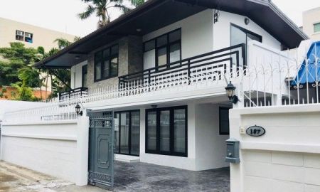 ให้เช่าบ้าน - ให้เช่าโฮมออฟฟิศ2ชั้นหลังมุม 200 ตร.ม ย่านลาดพร้าว สุทธิสาร ใกล้MRT สุทธิสาร , MRTภาวนา จอดรถ7คัน จดทะเบียนบริษัทได้ เหมาะอยู่อาศัย ทำโฮมออฟฟิศ