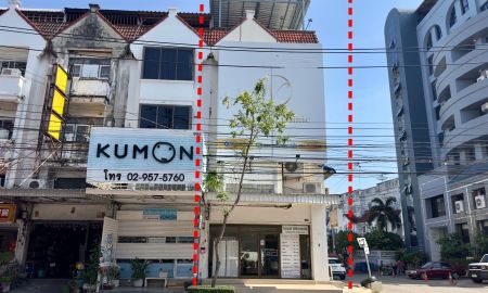 ขายอาคารพาณิชย์ / สำนักงาน - ขายอาคารพาณิชย์ หลังมุม พื้นที่ 25 ตรว. ถนนอิทราภรณ์ แขวงพลับพลา เขตวังทองหลาง กทม.