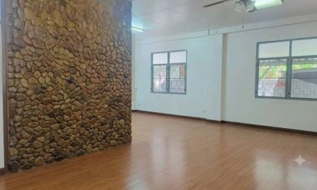 ขายบ้าน - ขายบ้านเดี่ยว พื้นที่ 88 ตรว. เข้าซอยเพชรเกษม 68 เพียง 500 เมตร เหมาะเป็นที่อยู่อาศัย และทำธุรกิจ