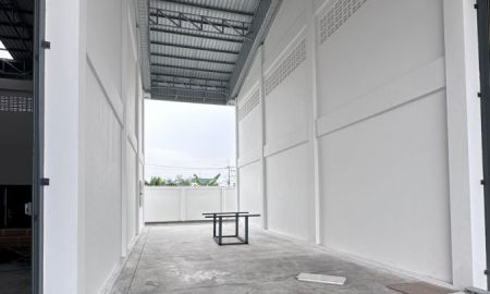ให้เช่าโรงงาน / โกดัง - ให้เช่าโกดังพร้อมสำนักงาน ขนาด 1,000 ตร.ม. ย่านพุทธมณฑลสาย 5 ไร่ขิง อ.สามพราน จ.นครปฐม