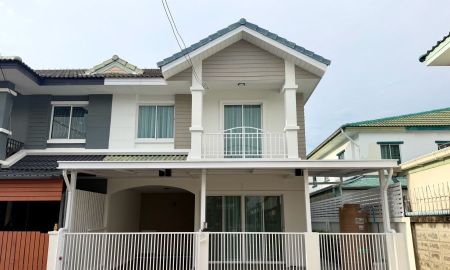 ขายทาวน์เฮาส์ - ขายทาวน์เฮ้าส์ 2 ชั้น หมู่บ้านสินทรัพย์ 1 รังสิต - คลองสี่ ซอย 17 หลังมุม เนื้อที่ 25.2 ตารางวา 3 ห้องนอน ถนนรังสิตนครนายก