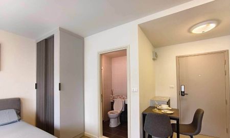 ขายคอนโด - ขายคอนโดทำเลทอง ติดเซ็นทรัลเฟสติวัลเชียงใหม่ โครงการ: Dcondo Rin : ดีคอนโด ริน ซื้ออยู่เองก็สะดวก หิ้วกระเป๋าเข้าอยู่ได้เลย หรือซื้อลงทุนก็คุ้มค่า