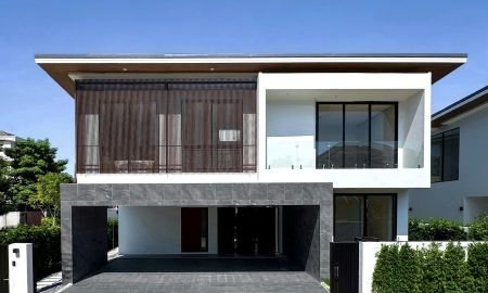 ขายบ้าน - ขายบ้านเดี่ยว 112 ตร.ว หมู่บ้านเทพธานี เฉลิมพระเกียรติ ร.9 (บ้านสร้างใหม่ ออกแบบเฉพาะ โดดเด่น)