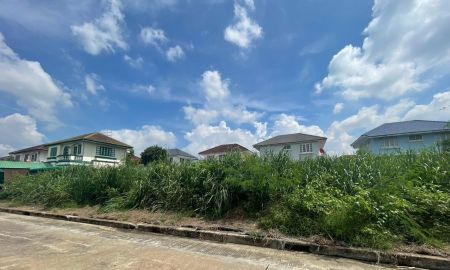 ขายที่ดิน - ขายที่ดินเปล่าสองแปลงติดกัน หมู่บ้านวรารมย์ 69 เนื้อที่รวม 140.1 ตร.ว. (แปลงละ70 ตร.ว.)