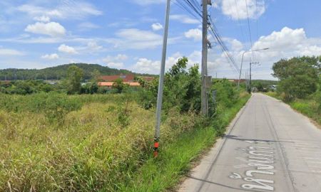 ขายที่ดิน - ขายที่ดินมาบยางพรทำเลดี 5 ไร่ ติดถนนห้างแก้วซอย1 ใกล้นิคมอมตะ ใกล้ตลาดสะพาน4-2กม. อ.ปลวกแดง ระยอง