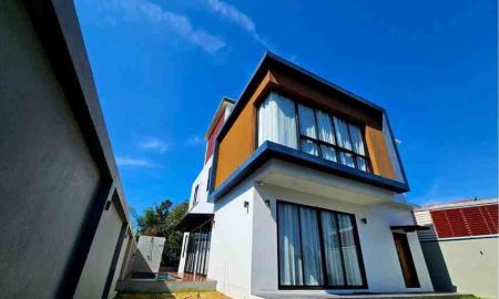 ขายบ้าน - ขายบ้านเดี่ยว พูลวิลล่า 2 ชั้น + ดาดฟ้า 4 ห้องนอน ห้วยใหญ่