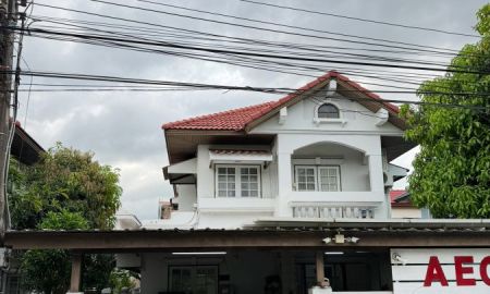 ขายบ้าน - ขายบ้านเดี่ยว 60 ตรว หมู่บ้านโกลเด้นเพลส วัชรพล 1/4 7ห้องอเนอประสงค์ 2 ห้องน้ำ ใกล้ทางด่วนสุขาภิบาล5