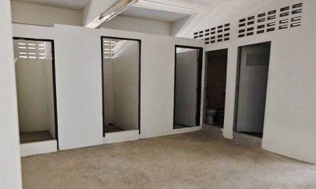 ให้เช่าโรงงาน / โกดัง - ที่ดิน 1 ไร่ โกดัง 700 ตารางเมตร 5 ห้องนอน 8 ห้องน้ำ 3 office สะแกงาม 31 พระราม 2