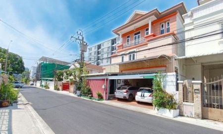 ให้เช่าบ้าน - 261008wakwomsu ให้เช่า บ้าน ห้วยขวาง 4นอน MRT สุทธิสาร1.3 กม.เช่าบ้านเดี่ยวหรู 3 ชั้น ใกล้กับ ตลาดจันทร์หุ่นบำเพ็ญ 840 ม. MRT สุทธิสาร 1.3