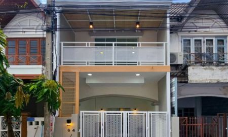 ขายทาวน์เฮาส์ - ขายทาวน์เฮ้าส์ 2 ชั้น รีโนเวทใหม่ หมู่บ้านมนวดี ซอยวัดลาดปลาดุก บางบัวทอง