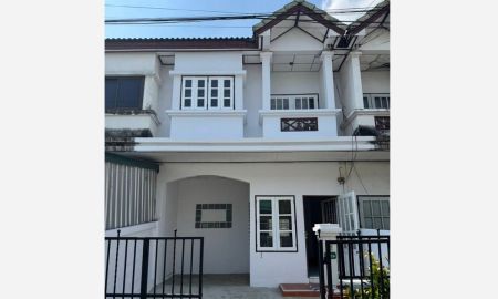ขายทาวน์เฮาส์ - หมู่บ้านเพชรรัตน์ ซอยลำลูกกา 15 คูคต ปทุมธานี ขายทาวน์เฮ้าส์ 2 ชั้น 17.5 ตร.วา 2 ห้องนอน 2 ห้องน้ำ ใกล้โลตัส ลำลูกกา