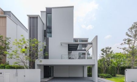 ขาย-ให้เช่าบ้าน - ขาย/เช่า บ้านเดี่ยวหรูหลังมุม VIVE กรุงเทพกรีฑา 2 ขนาดที่ดิน 119 ตร.ว มีลิฟต์ส่วนตัว ติดโรงเรียนนานาชาติ Wellington.