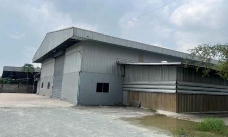 ให้เช่าโรงงาน / โกดัง - โกดัง บ้านบึง หน้องบอนแดง ขนาด 800 ตรม ออฟฟิศ 1ห้อง ห้องน้ำ 3ห้อง ไฟฟ้า 100 kva