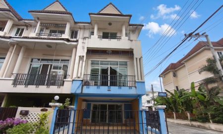 ขายทาวน์เฮาส์ - ขายทาวน์โฮม 3 ชั้น หลังมุม หมู่บ้านนวนิช แจ้งวัฒนะ - ปากเกร็ด เนื้อที่ 20.8 ตารางวา 3 ห้องนอน ตำบลบางพูด อำเภอปากเกร็ด จังหวัดนนทบุรี