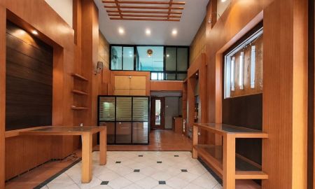 ขายอาคารพาณิชย์ / สำนักงาน - ขายอาคารพาณิชย์ 4 ชั้นครึ่ง รวมดาดฟ้า รามอินทรา กม.2 ซอยลาดปลาเค้า 93 เนื้อที่ 15 ตารางวา 3 ห้องนอน แขวงอนุสาวรีย์ เขตบางเขน กรุงเทพมหานคร