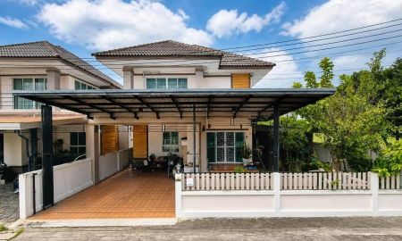 ขายบ้าน - บ้านแฝดหลังมุม ทำเลน่าอยู่ หมู่บ้านเดอะแกรนด์ บางแสน พร้อมส่งต่อ