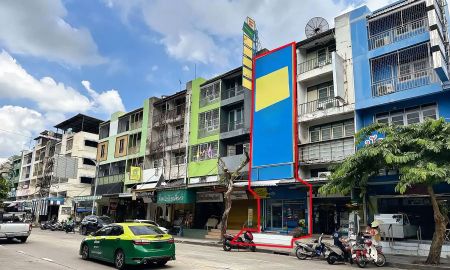 ขายอาคารพาณิชย์ / สำนักงาน - ขายอาคารพาณิชย์ ติดถนนลาดพร้าววังหิน พร้อมผู้เช่า 23,000 /เดือน มีรายได้ทันที สัญญาระยะยาว เหมาะค้าขาย ทำกิจการ ใกล้MRTโชคชัย4 เพียง 5 นาที
