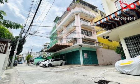 ขายอาคารพาณิชย์ / สำนักงาน - ขายอาคารพาณิชย์ 2 คูหา 5.5 ชั้น ถนนเนรศ สุรวงศ์ สี่พระยา ซอยน้อมจิตต์ เหมาะทำโฮมออฟฟิศ ทำเลใจกลางเมือง