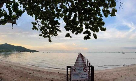 ให้เช่าคอนโด - ให้เช่าคอนโดติดทะเล บางเสร่ พัทยา 2 ห้องนอน รีโนเวทใหม่ บรรยากาศเงียบสงบ