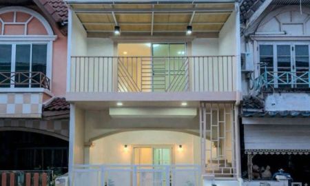 ขายทาวน์เฮาส์ - ขายทาวน์เฮ้าส์ 2 ชั้น รีโนเวทใหม่ หมู่บ้านมนวดี วัดลาดปลาดุก เนื้อที่ 16 ตารางวา 3 ห้องนอน ตำบลบางบัวทอง อำเภอบางบัวทอง จังหวัดนนทบุรี