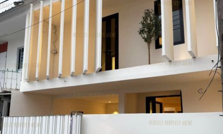 ขายทาวน์เฮาส์ - ขายทาวน์โฮม Private Courtyard Residence ลาดพร้าว 41 สไตล์โมเดิร์น มินิมอล ทำเลดี