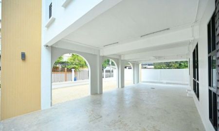 ให้เช่าอาคารพาณิชย์ / สำนักงาน - รามคำแหง36-46 โฮมออฟฟิศ 4 ชั้น MRT หัวหมาก 700 ม.หัวหมาก4-14 สไตล์นอร์ดิกให้เช่า 3-4นอน 5 น้ำ 50 ตร.ว.500 ตร.ม.