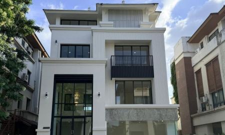 ขาย-ให้เช่าอาคารพาณิชย์ / สำนักงาน - ขายด่วน ตึกสำนักงาน 4 ชั้น โครง การรีเจ้นท์รัชดา ซอยสหการประมูล