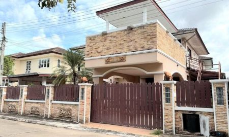 ขายบ้าน - ขายบ้านเดี่ยว บ้านฉาง 63 ตร.วา พื้นที่กว้าง มีชั้นดาดฟ้า ใกล้หาดพยูน 1.8 กม. ทำเลดี ฟรีค่าโอน!